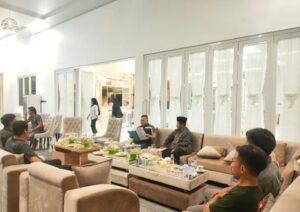 Bupati Banggai Disposisi Proposal Perbaikan Jalan Desa Sinorang