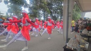 Diguyur hujan, 126 regu tingkat SD ikuti lomba gerak jalan