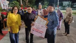 Dinas KUKM Beri Kado Sertifikat Gratis ke Pelaku Usaha